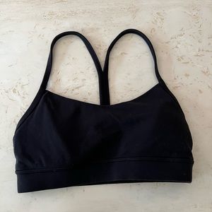Black lululemon flow y bra